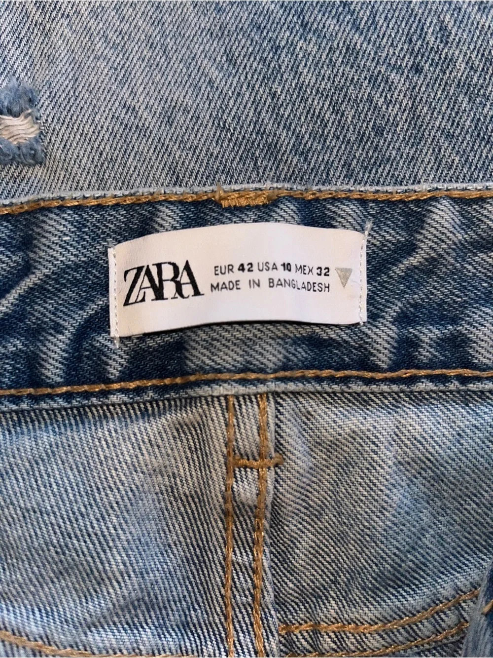 Zara Distressed Light Blue Boyfriend Jeans